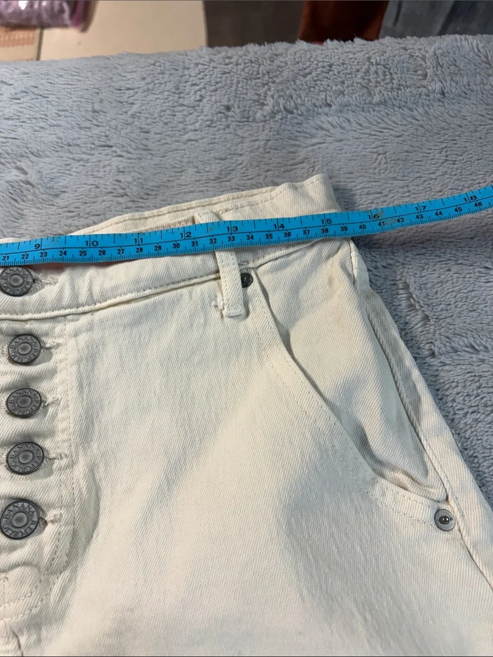 Banana Republic Cream High-Waist Button-Front Shorts